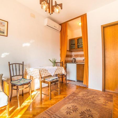 Apartments Antic 4255 Selce Buitenkant foto